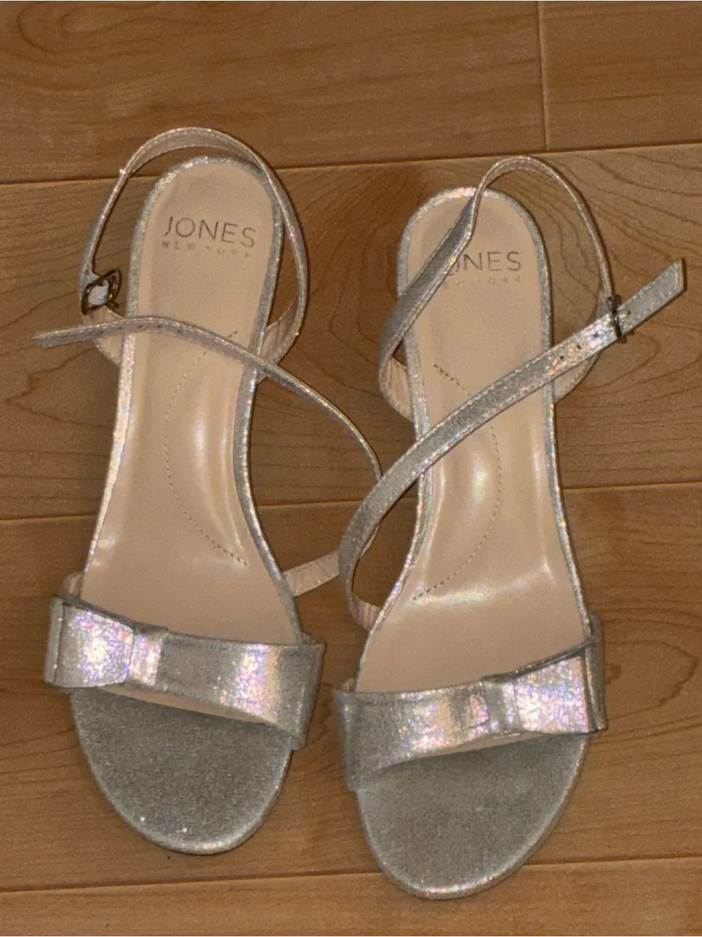 Jone New York kitten heels Silver Holographic Bow Ankle-Strap Heels Sz 9.5